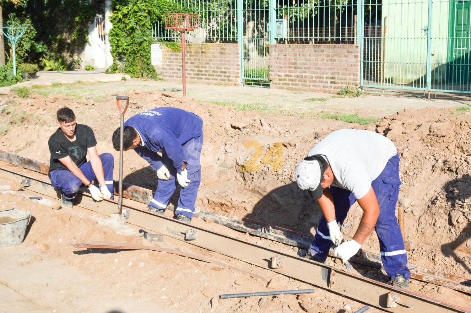 Sigue la construcción de cordón cuneta en los barrios 