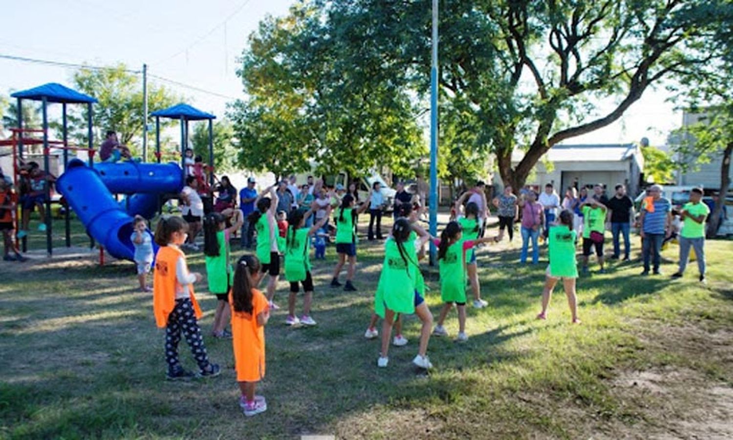 En los centros de evacuados: Actividades recreativas, culturales y educativas