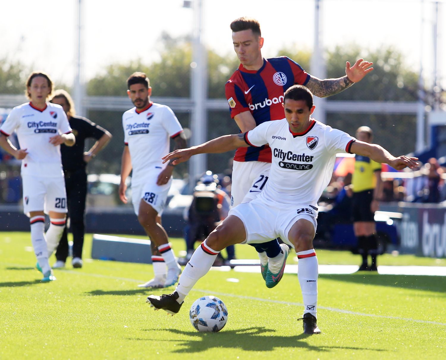 Newell’s renació con una goleada sobre San Lorenzo