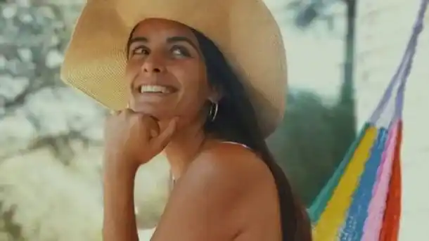 El cuerpo de la joven apareció flotando en el mar