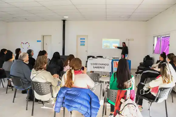 Más de 360 familias de Chascomús participan del programa “Cosechando Saberes” para producir sus propios alimentos