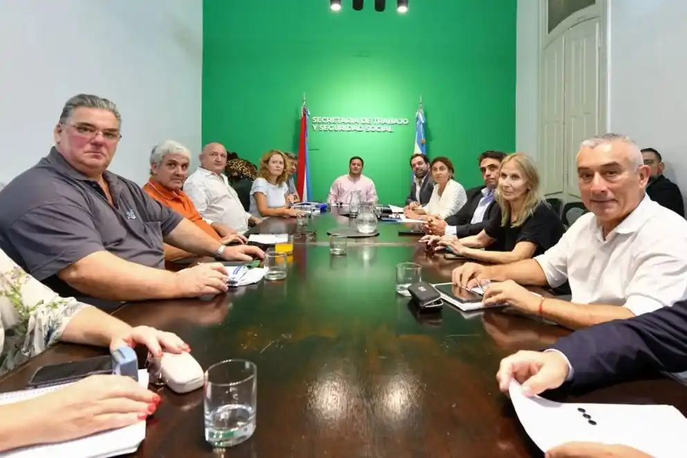 El gobierno provincial logró un acuerdo salarial con los docentes para todo el 2025