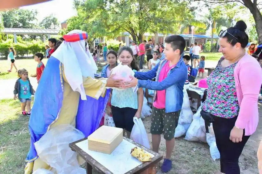 En el Día de Reyes, niños recibieron sus
juguetes en escuelas de toda la provincia