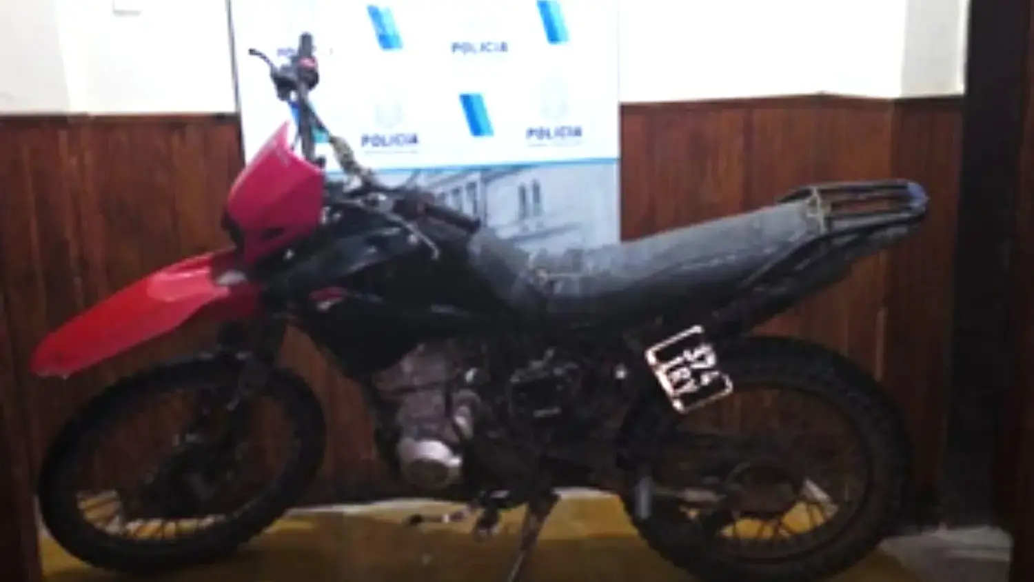 El conductor, de 18 años, circulaba en una motocicleta de 150 cc, realizando maniobras peligrosas.