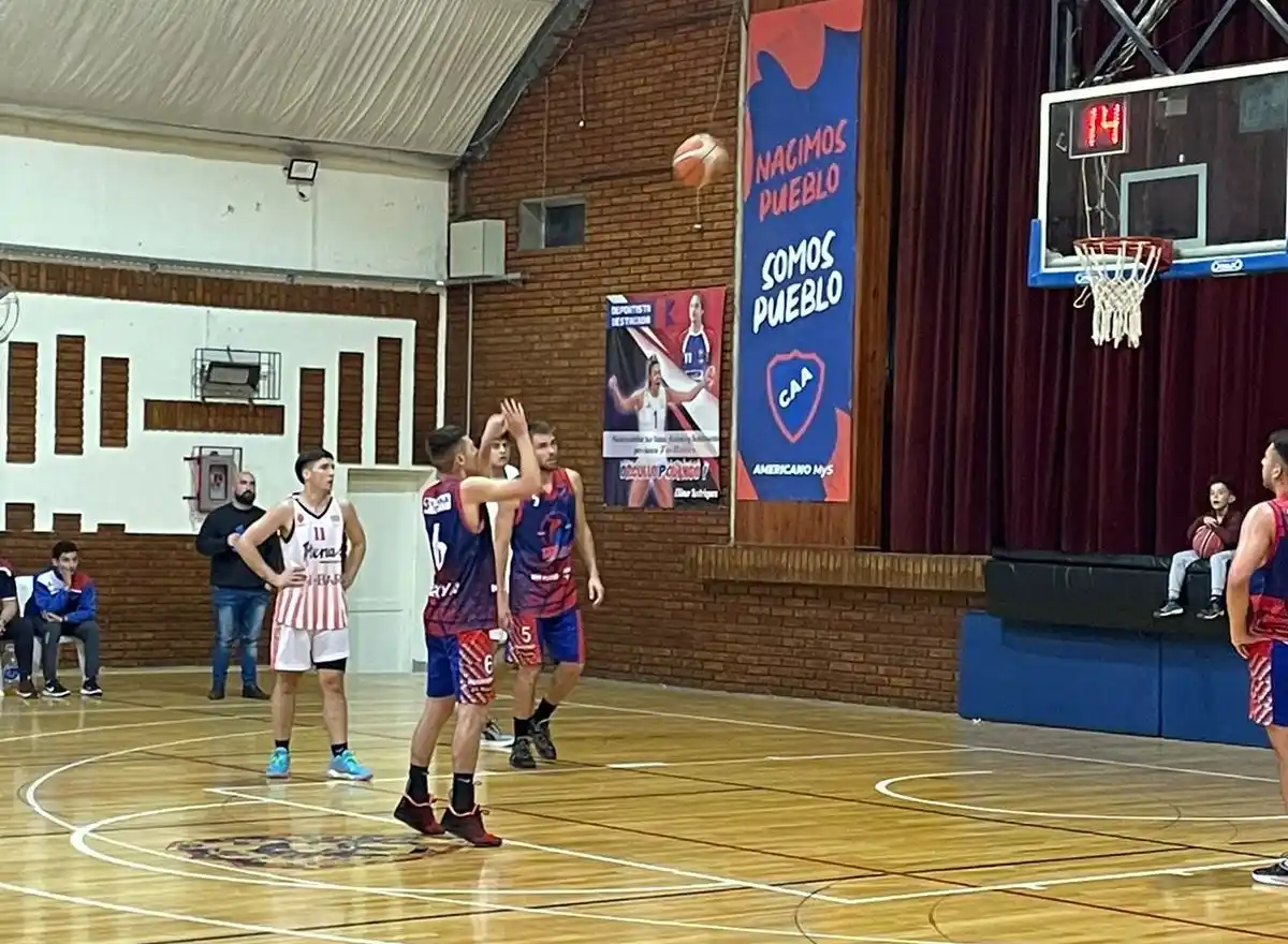 Atenas lo perdió en la última bola del partido