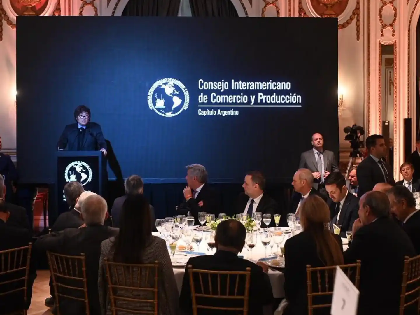 Javier Milei expuso ante el Consejo Interamericano de Comercio y Producción.