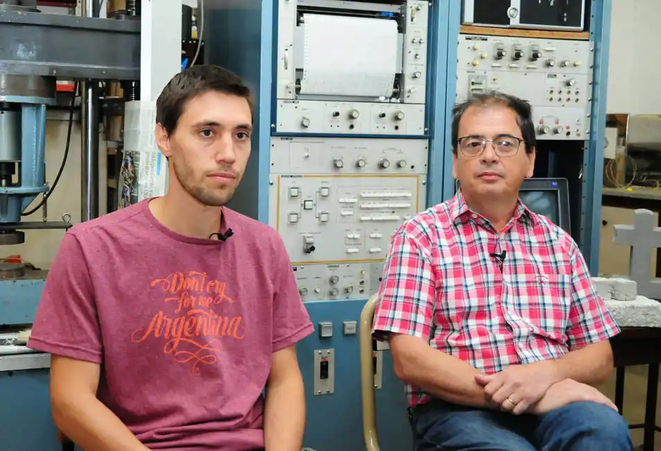 Científicos de la Unicen desarrollaron ladrillos a partir de desechos plásticos y telgopor