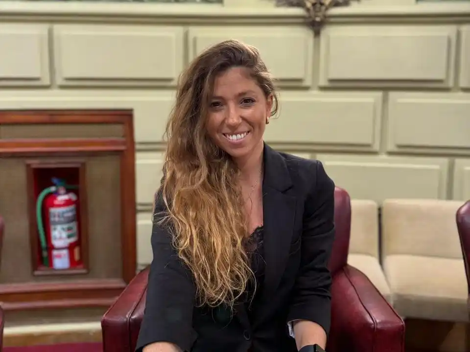 Apoyo de la diputada Sofía Galnares.