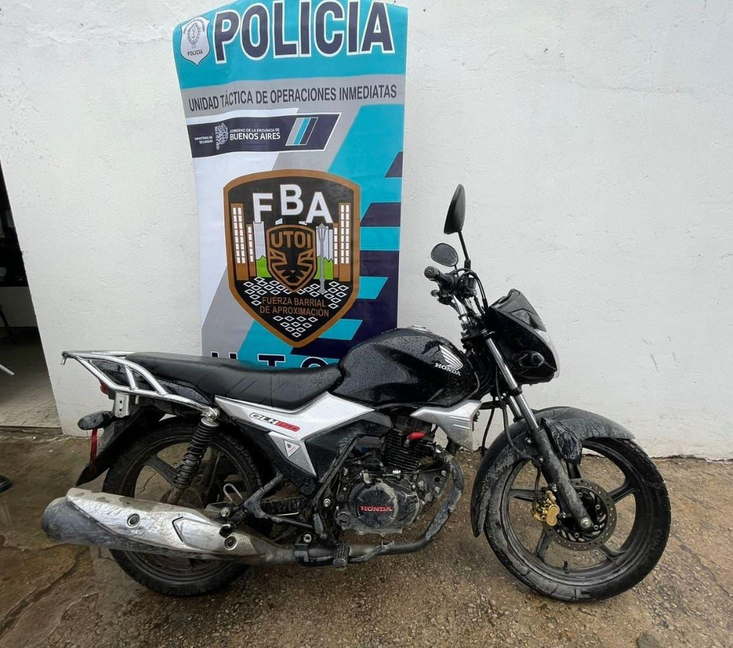 El rodado Honda GLH 150cc tenía pedido de secuestro activo de fecha 23/04/2024 a solicitud de la Comisaría 7ma.