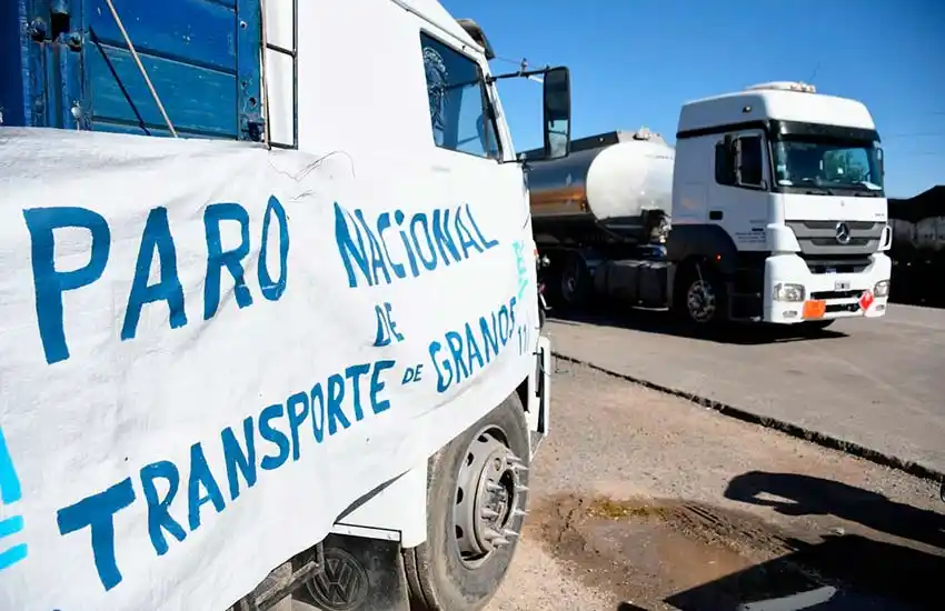 El gobierno convocó a transportistas pero el paro seguirá en pie: «Queremos tener certezas de que el precio del gasoil se va a manejar»