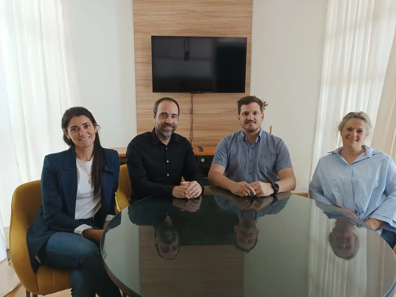 Daiana Garetto, Diego Pereyra, Franco Ronconi y Carolina Danguise, representantes del Colegio de Arquitectos Regional 2