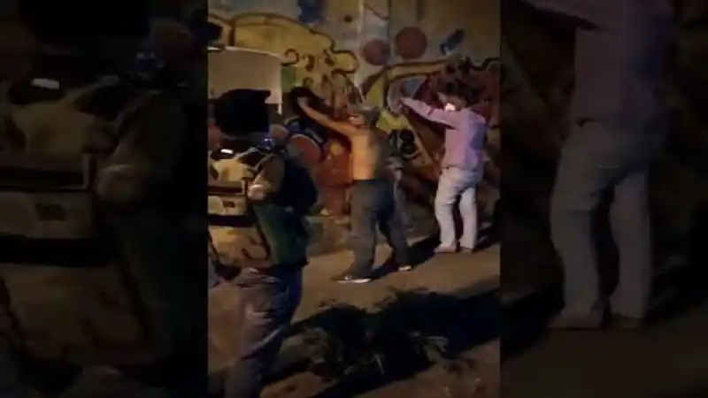 Imputan a presunto colectivo que golpeó con un bate a personas que irrespetaron la cuarentena