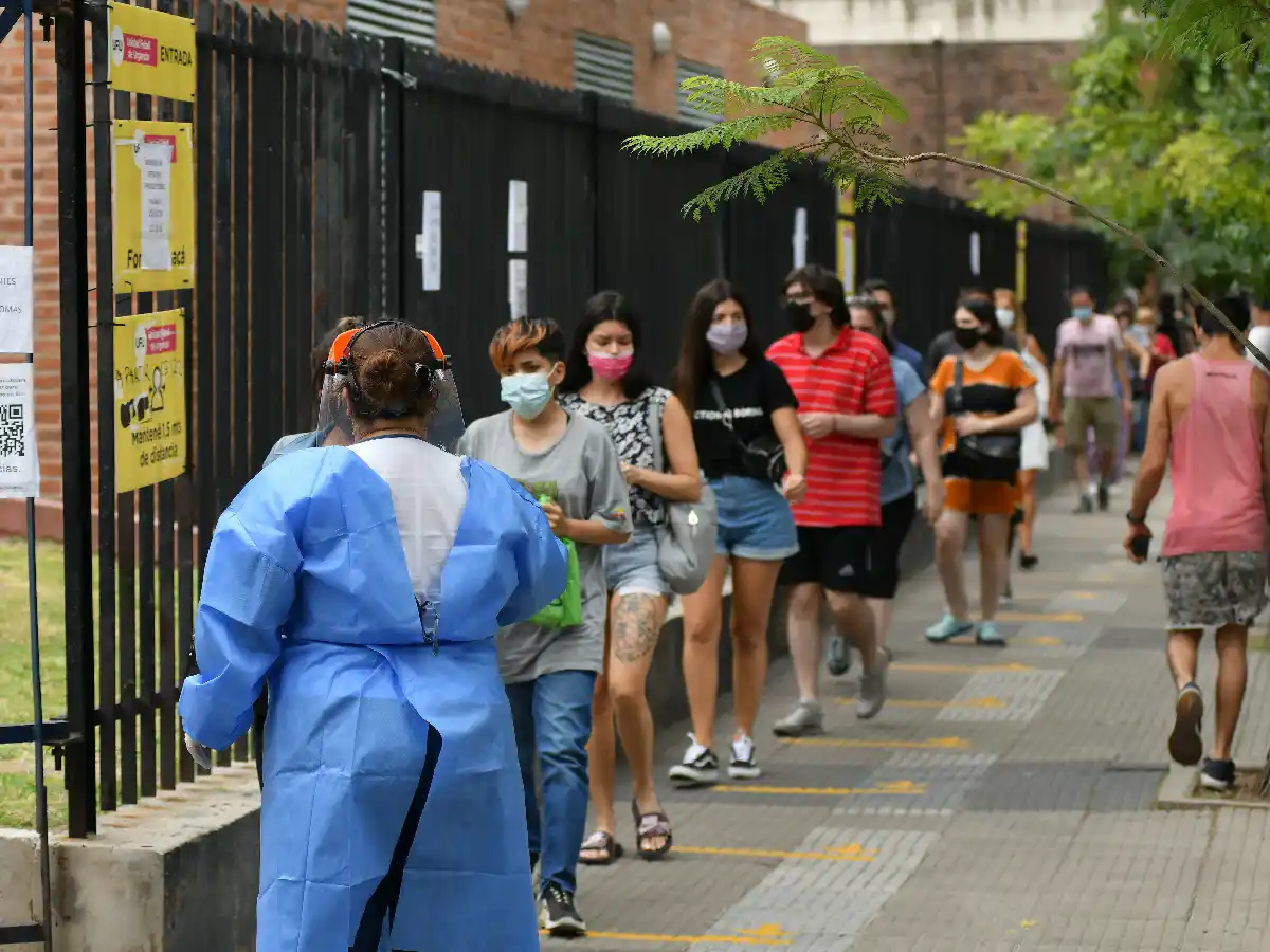 Los ministros de Salud de todo el país se reúnen para definir nuevas medidas