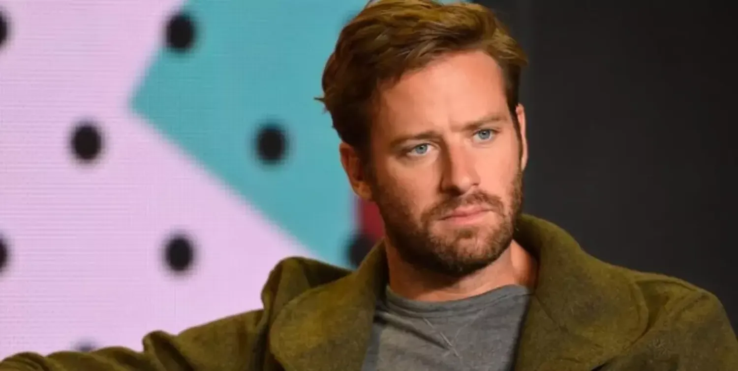 El actor Armie Hammer reveló que fue víctima de abuso sexual