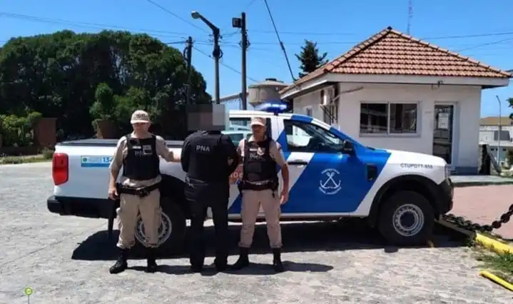 En operativos de la Prefectura, se incautó dinero, drogas y armas de fuego