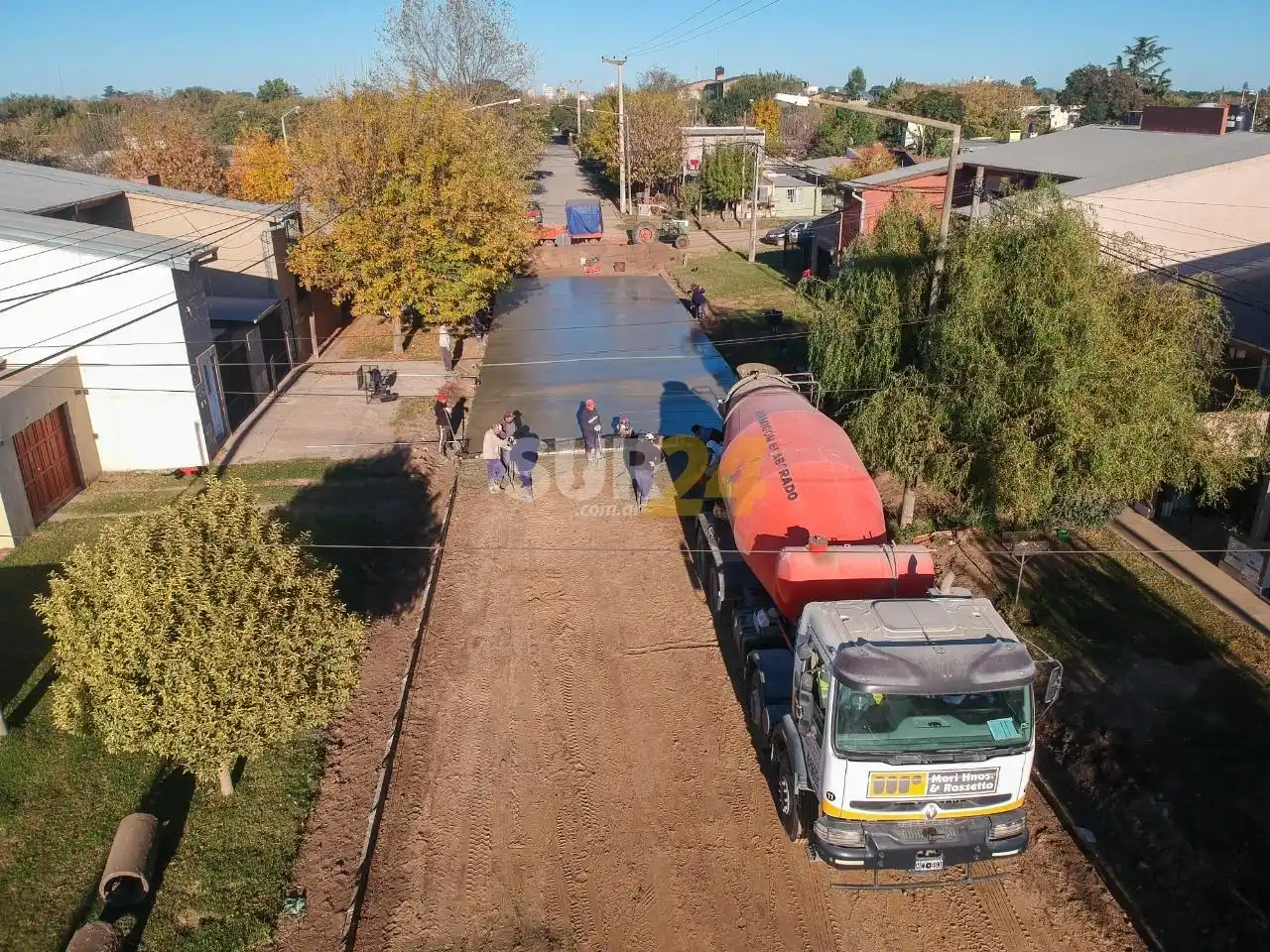 Nueva jornada de pavimentación municipal en los barrios de la ciudad