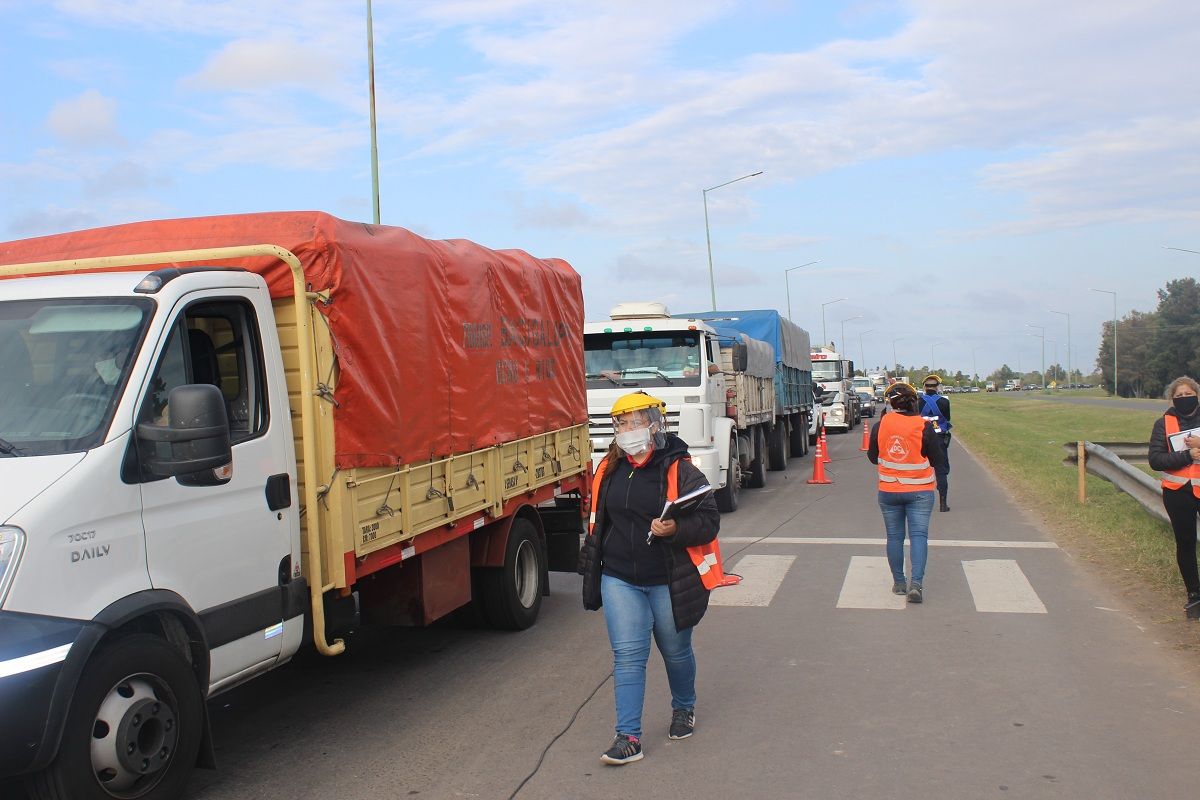 Más del 44% de los remiseros y camioneros que ingresaron a la ciudad vinieron desde el AMBA
