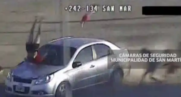 Terrible video: Ladrones atropellaron a una madre y su beba en San Martín