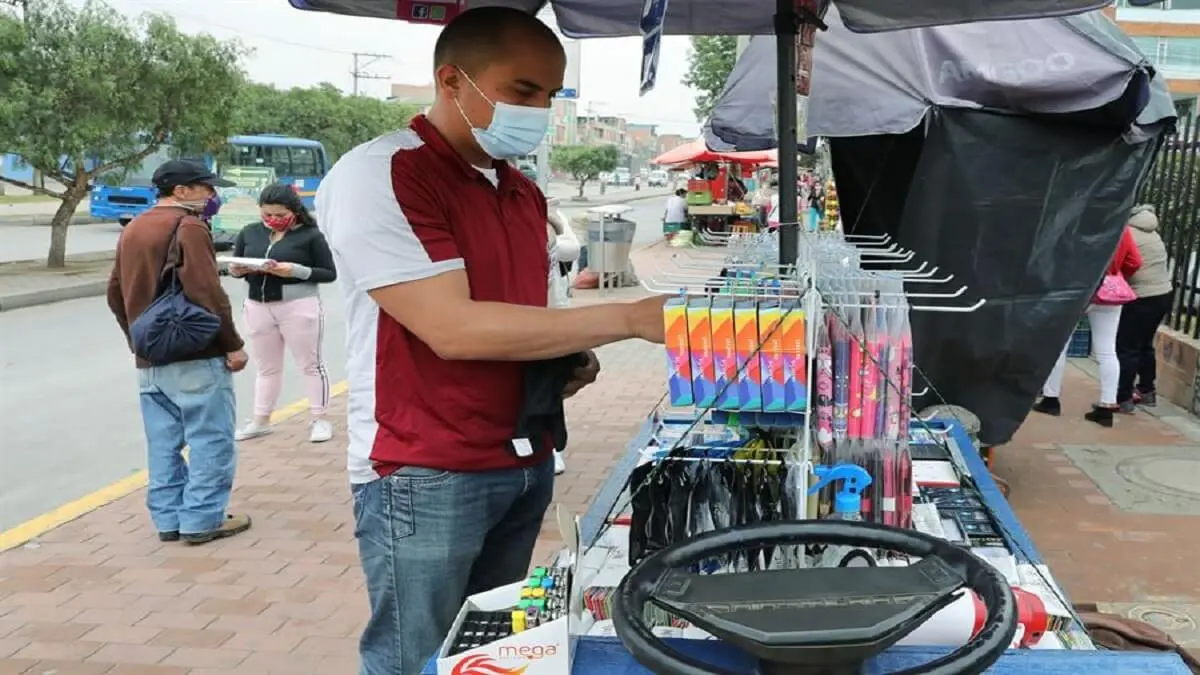 ¡COMERCIO INFORMAL! Principal «fuente de empleo» para migrantes venezolanos en Colombia