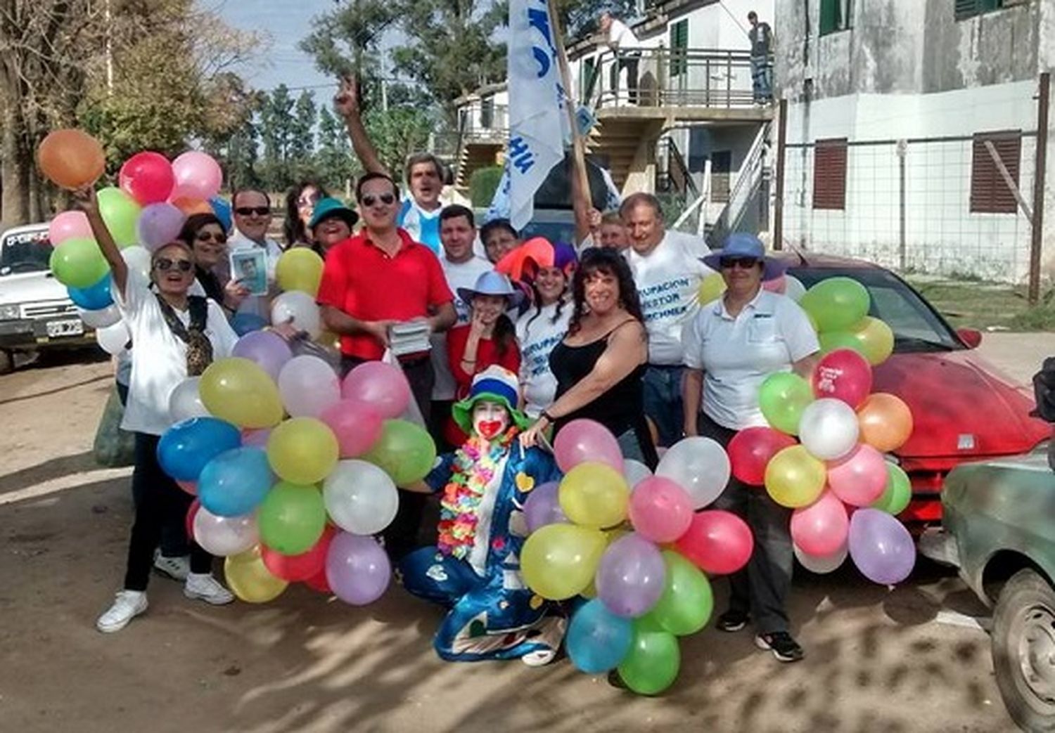 Jorge Roko continúa caminando diferentes barrios de la ciudad