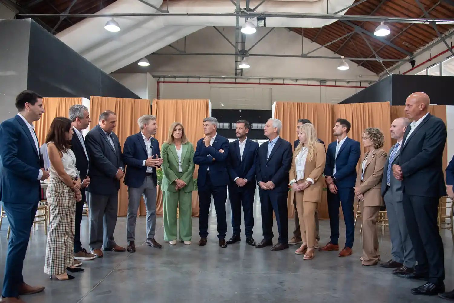 Intendentes de todo el país se reunieron en Paraná y advirtieron sobre una “asfixia financiera crítica”