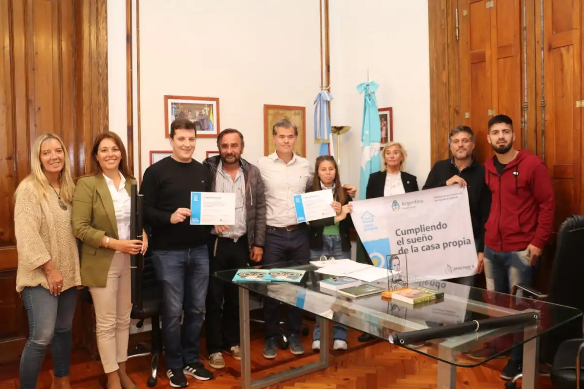 Gualeguaychú: Se entregaron dos carpetas de créditos ProCreAr para la construcción