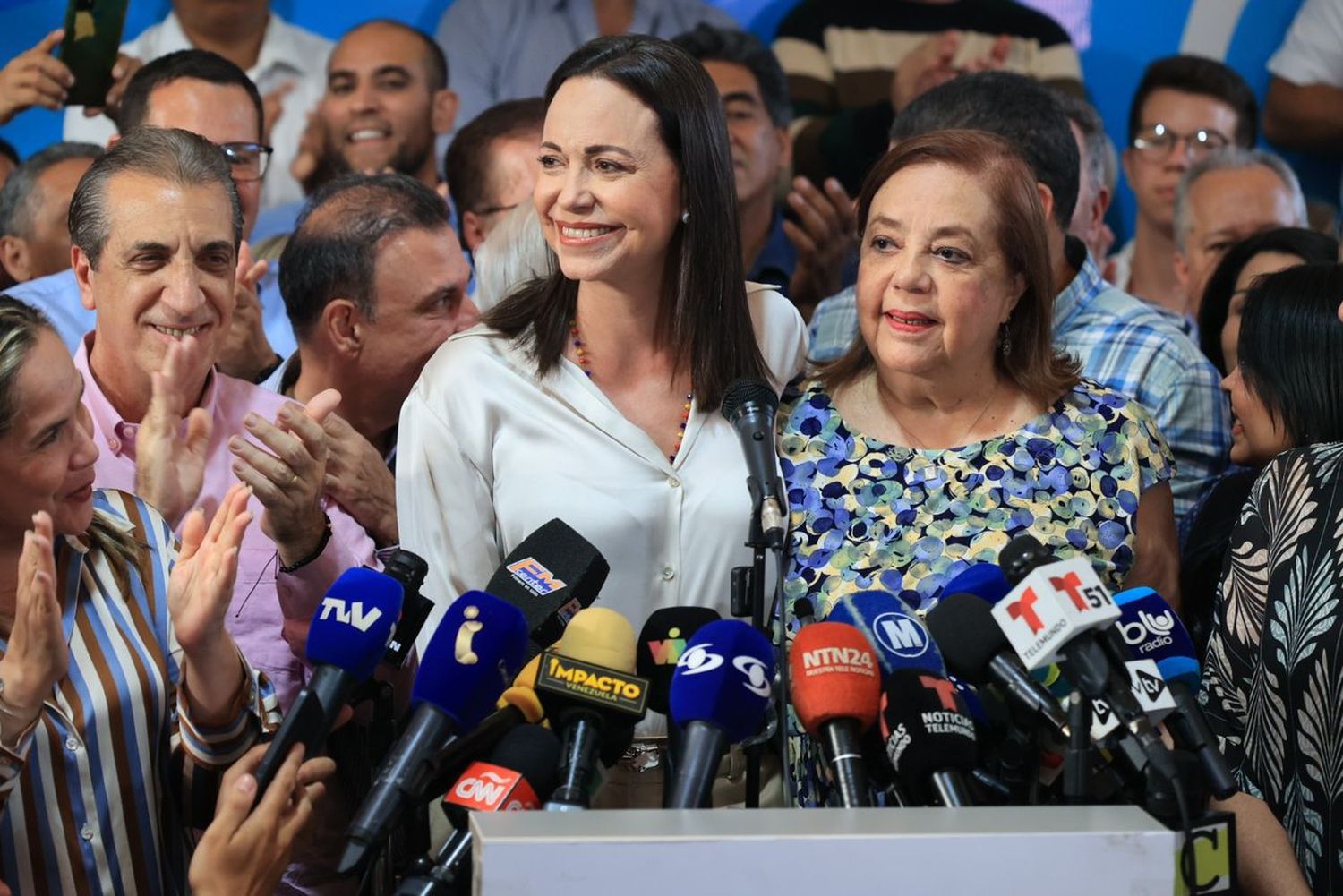 “Manuel Rosales tiene que hacer honor a su palabra»: Corina Yoris sobre la candidatura del gobernador del Zulia