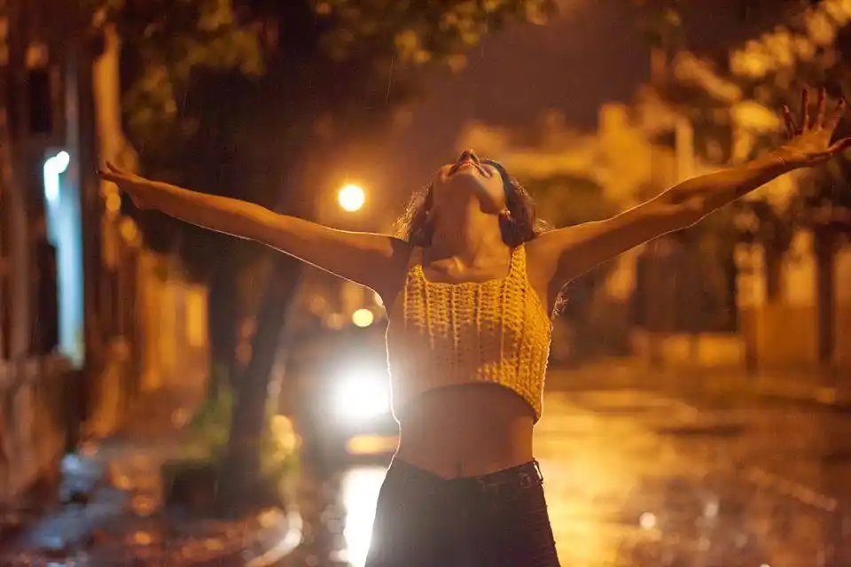 Ex reina del Carnaval muestra sus dotes artísticos en un video 