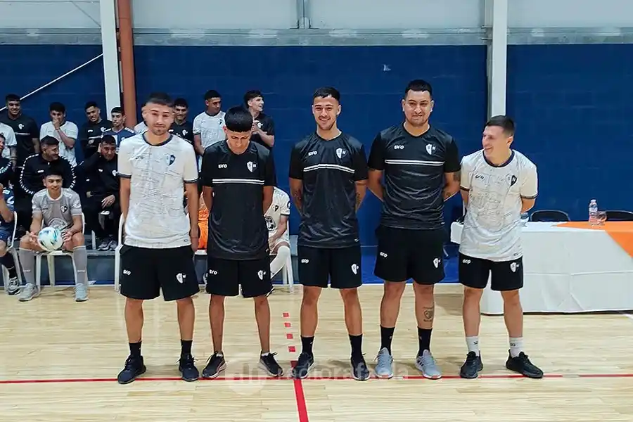 ‘El Negro’ presentó sus nuevas camisetas: “Desde Ipro, es un orgullo vestir a un club como Sportivo Norte”