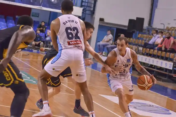 Para volver a creer: Regatas y una victoria para recuperar la fe