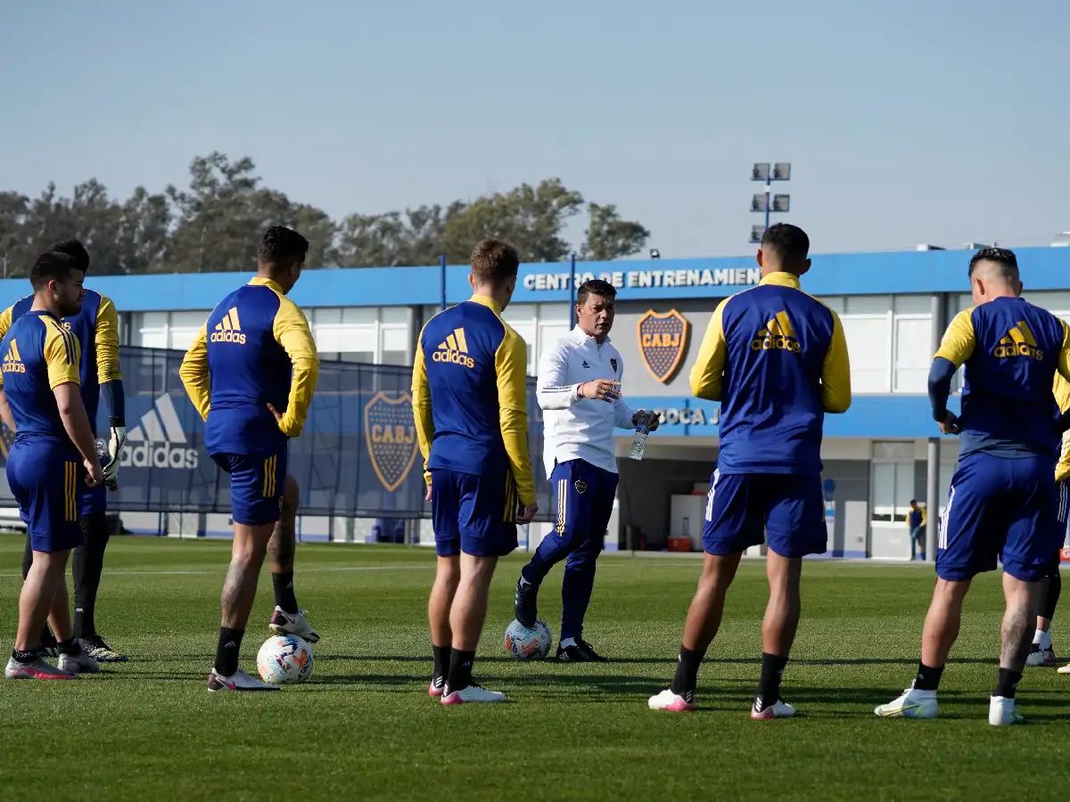 Boca: Battaglia probó un equipo con varios cambios
