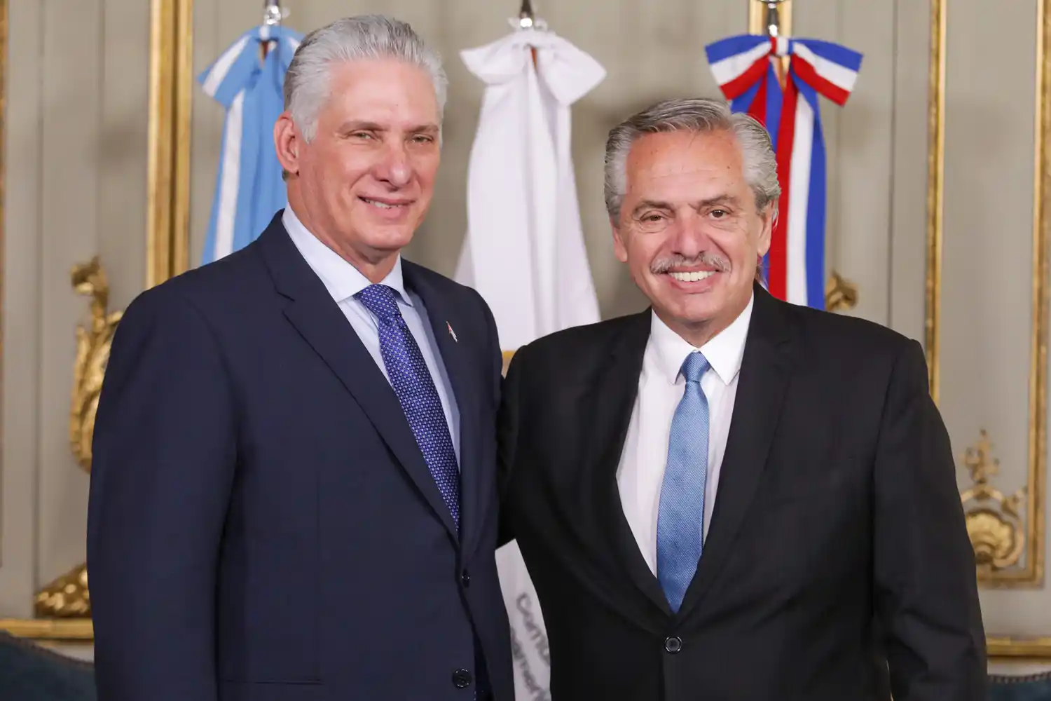 El Presidente y su par de Cuba reafirmaron el objetivo "mutuo de profundizar" la relación bilateral