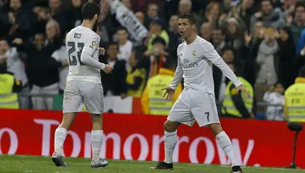 Real Madrid aplastó al Espanyol y sigue prendido
