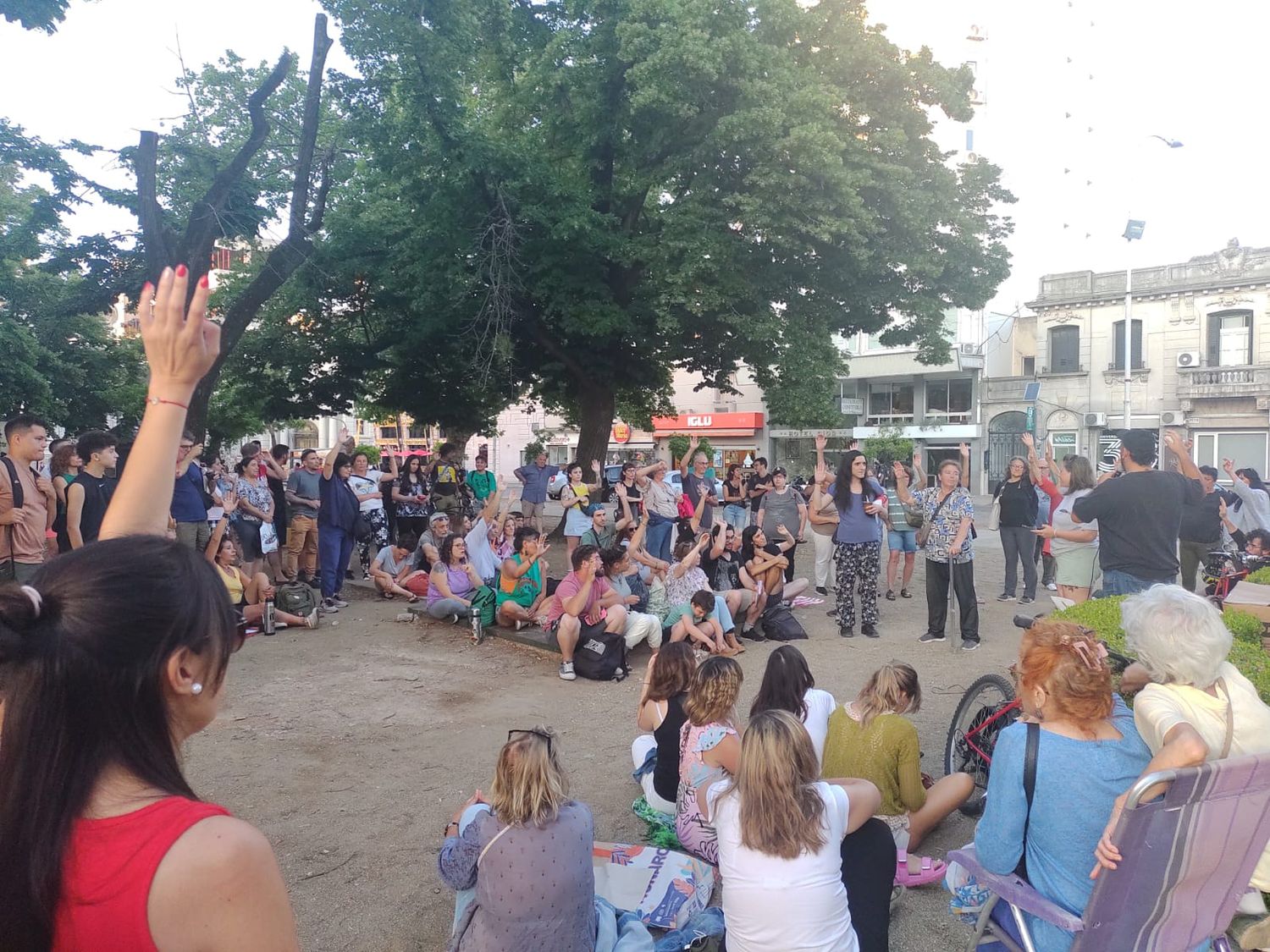 Tandil Resiste se reunió en asamblea.