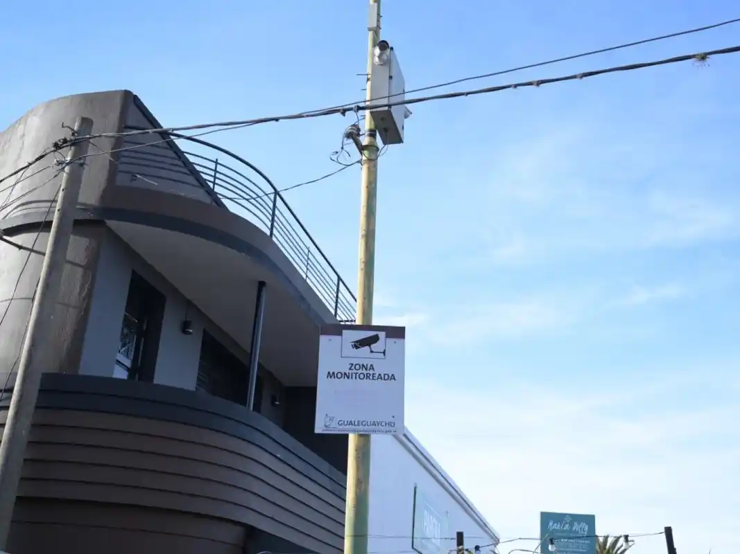 La próxima semana comenzarán a instalar cámaras en semáforos de la ciudad para detectar infracciones viales