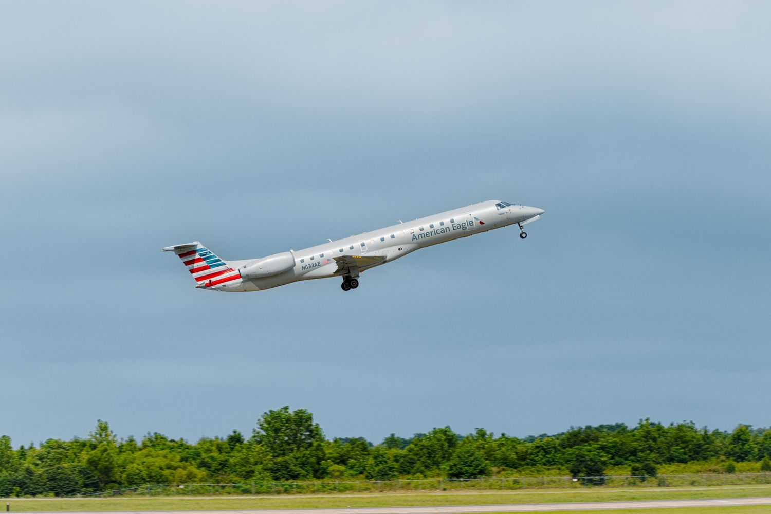 Piedmont Airlines reincorporará doce Embraer ERJ 145 que se encontraban preservados en el desierto