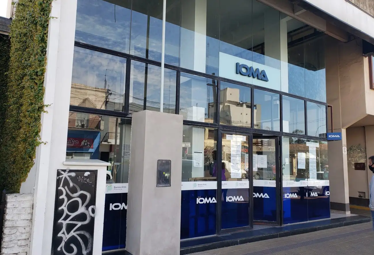 Otro conflicto entre IOMA y sus afiliados.