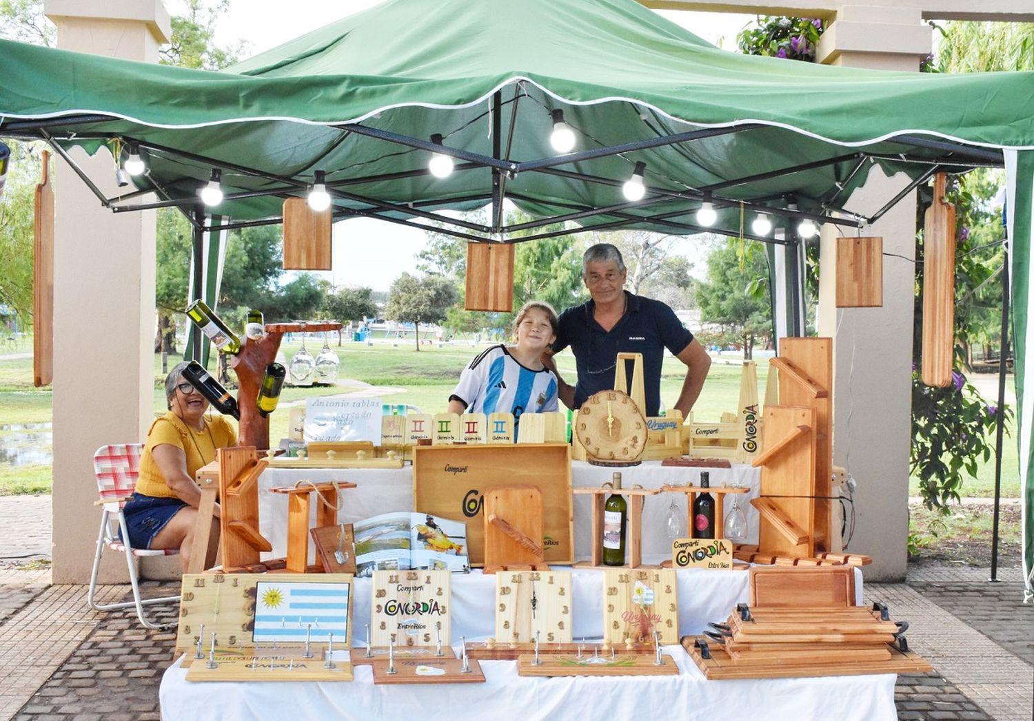 Feria “Paseo del Río” en la Costanera