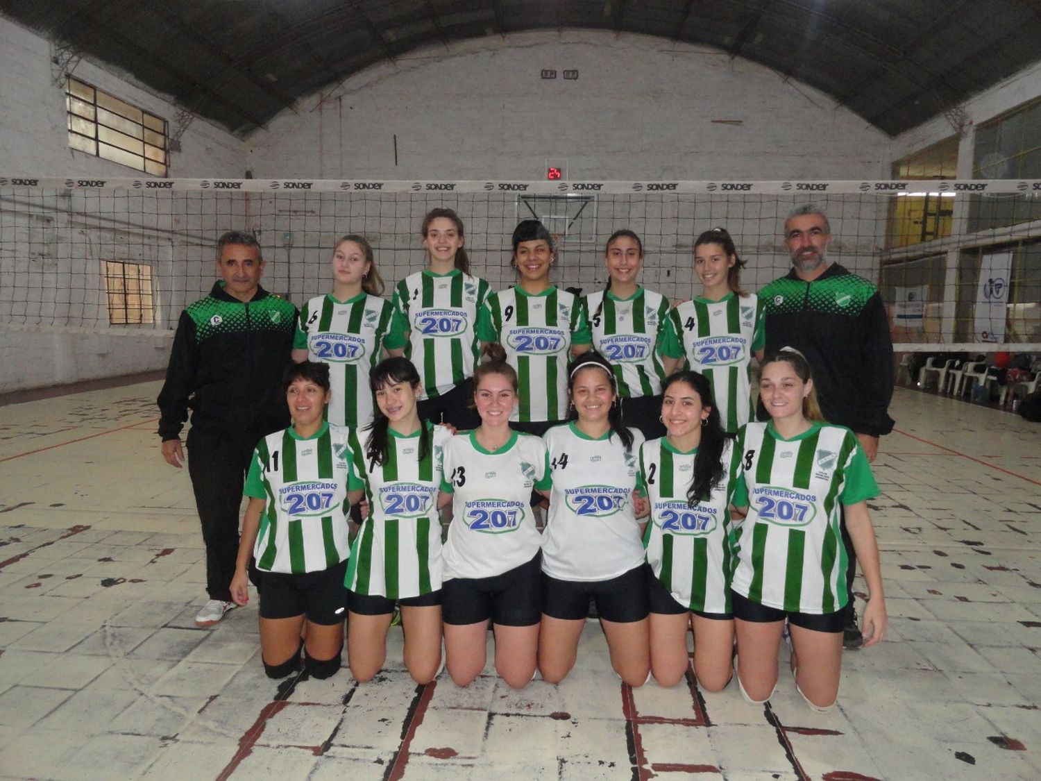 Victorias de Central Larroque y La Armonía de Colón en Primera Femenino