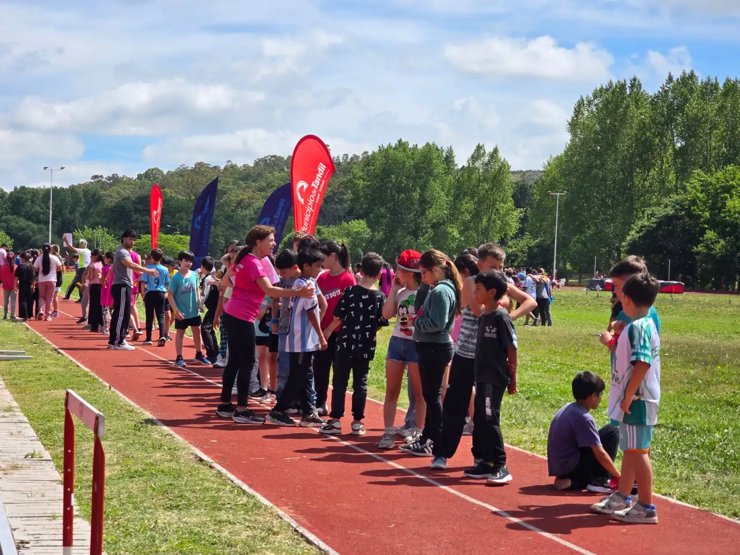 Más de 500 niños de 4° año de la Primaria participaron de la jornada, divididos en dos turnos.