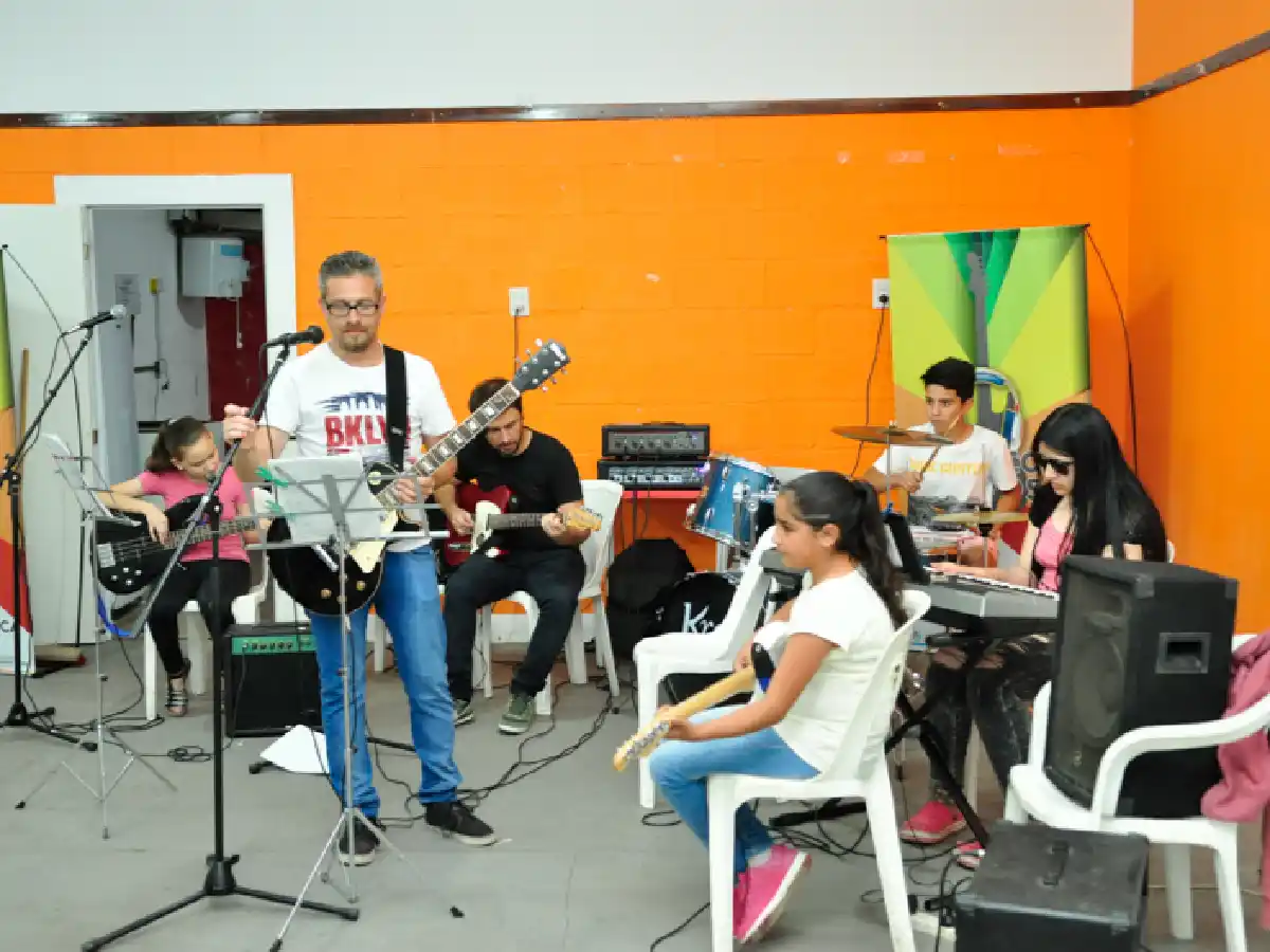 Con una clase abierta cerró el Programa Música por Vos