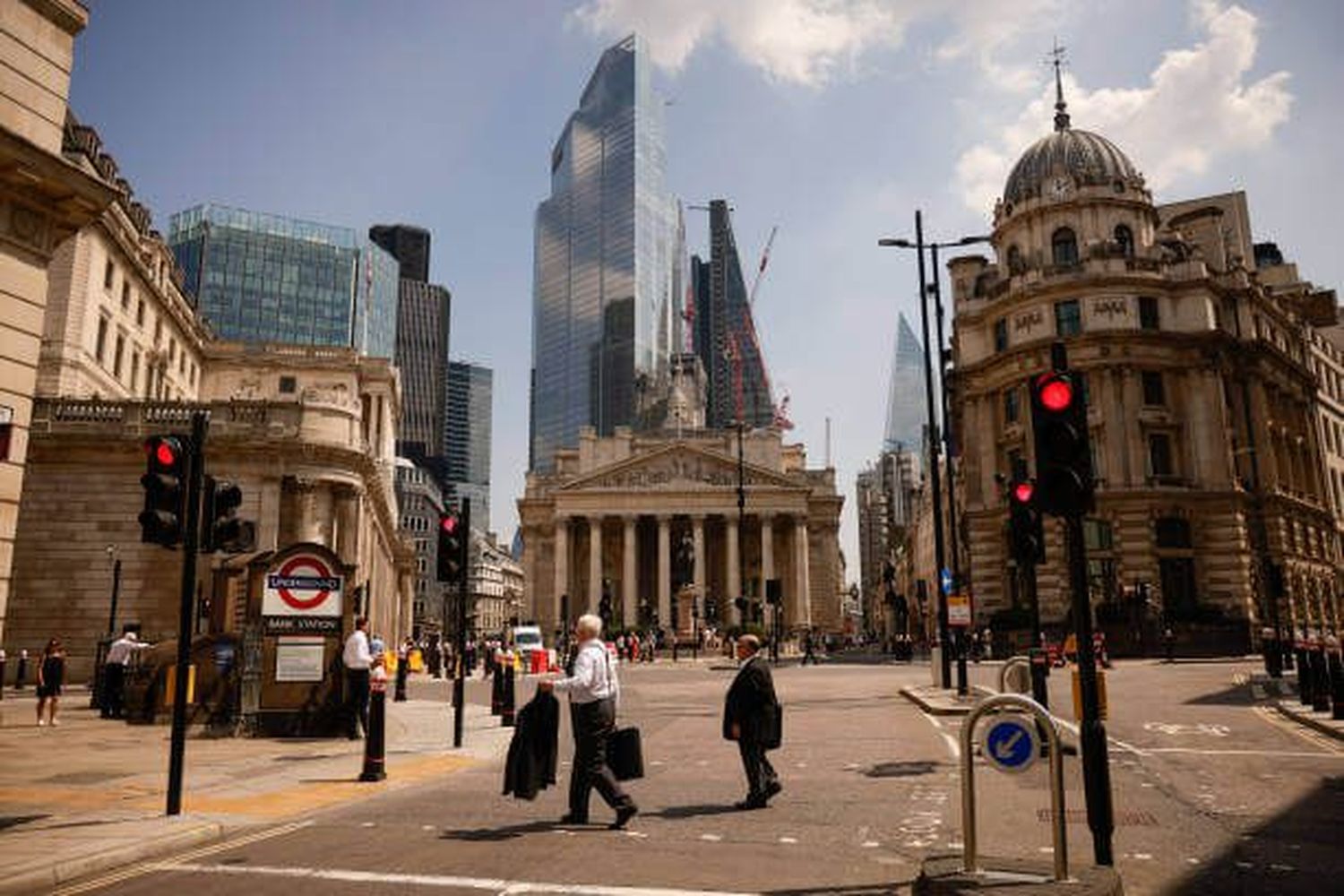 ENCRUCIJADA DEL BANCO DE INGLATERRA ¿A quién le entrega el oro de Venezuela a Maduro o a Guaidó?