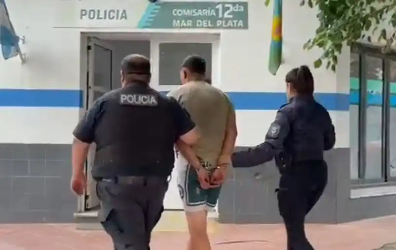 El sujeto de 19 años fue atrapado por la víctima y vecinos que lo persiguieron.