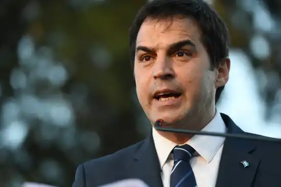 “Es ridículo que sigan manejando robos”: el intendente de San Isidro reclamó cortar el uso de celulares en las cárceles