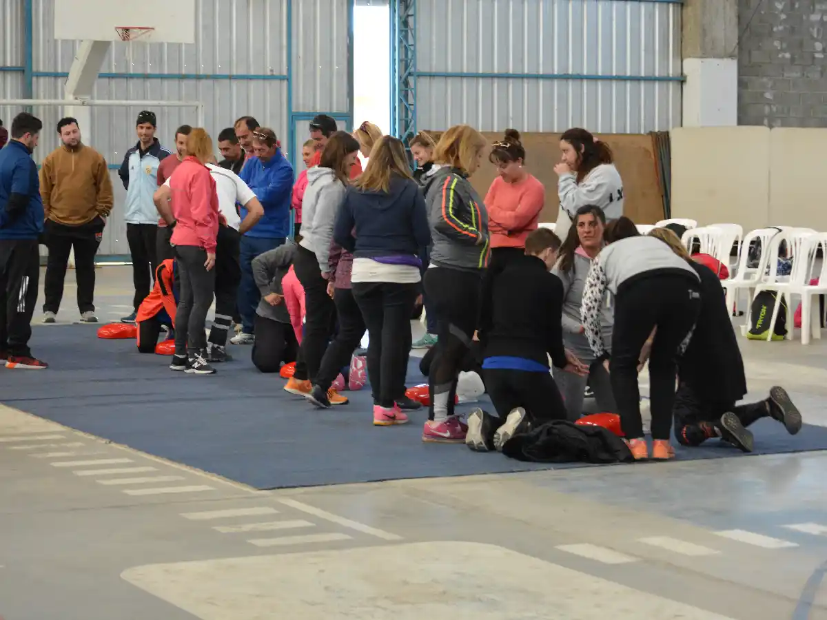 Frontera: docentes se capacitan en primeros auxilios                       