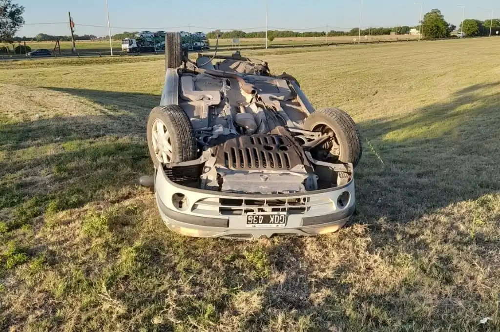 Ruta 19: un choque y vuelco a la altura del acceso a Franck dejó varios lesionados