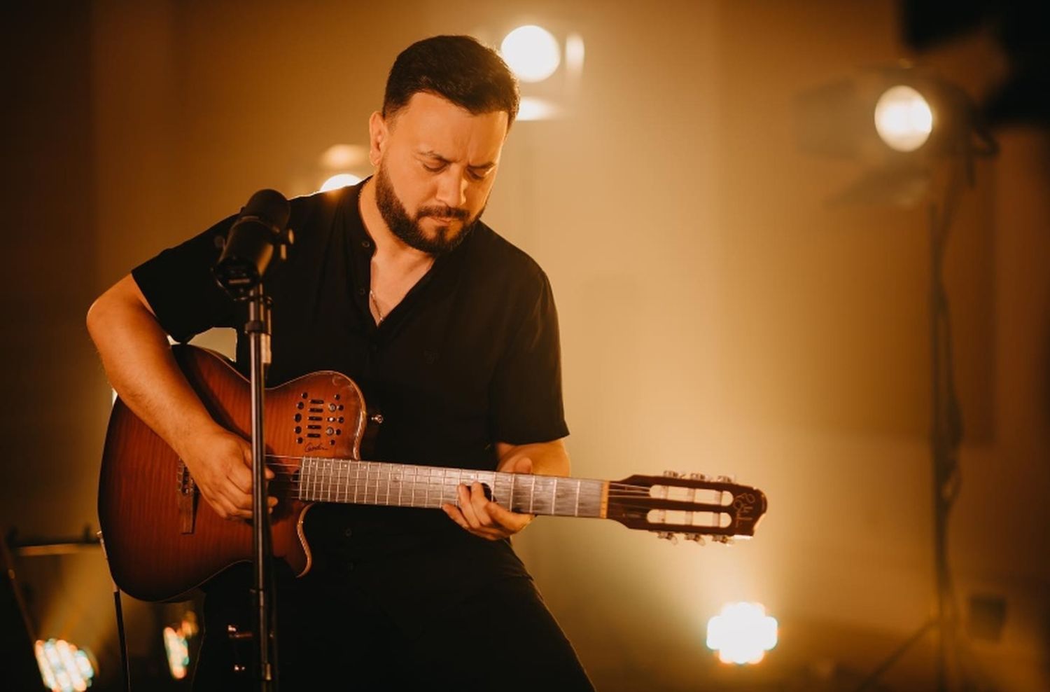 Lucas Sugo presenta en Mar del Plata "Sentimiento y pasión"