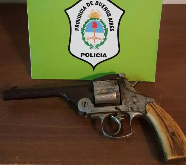 Secuestraron un arma en poder de un comerciante