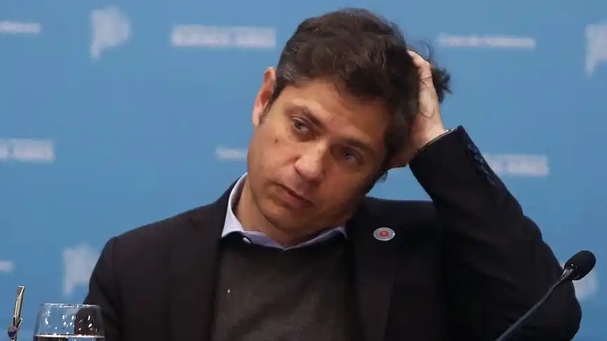 El gobernador Axel Kicillof se encuentra ante varias situaciones complejas y que debe afrontar de manera simultánea