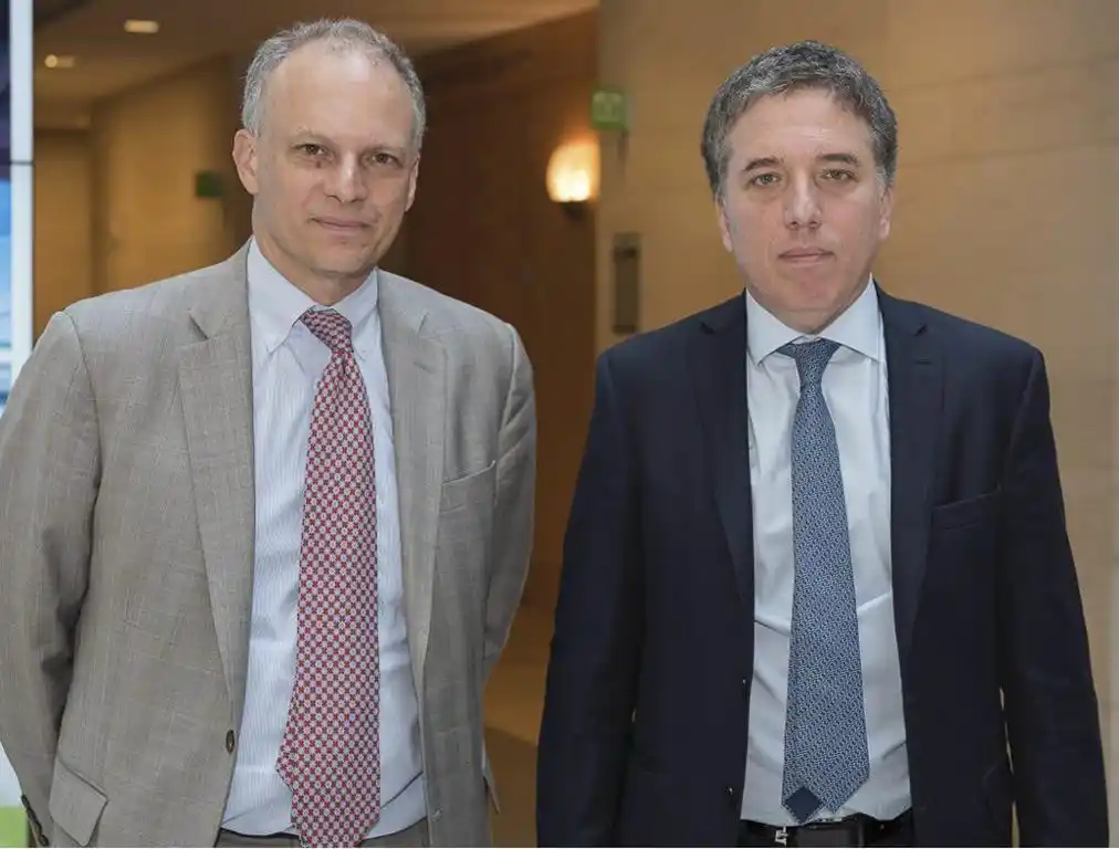 Argentina negocia con el FMI un préstamo  "stand by" que se firmaría en julio venidero